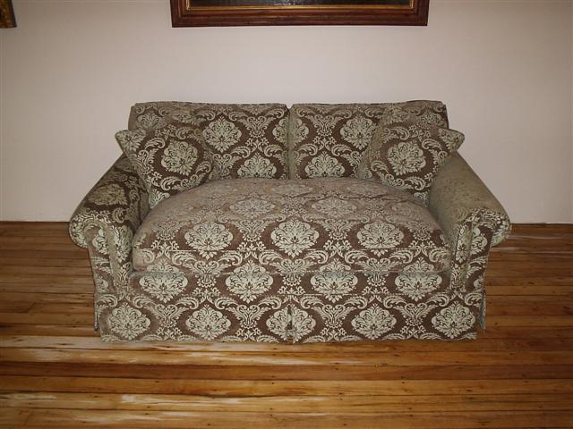 Loveseat24